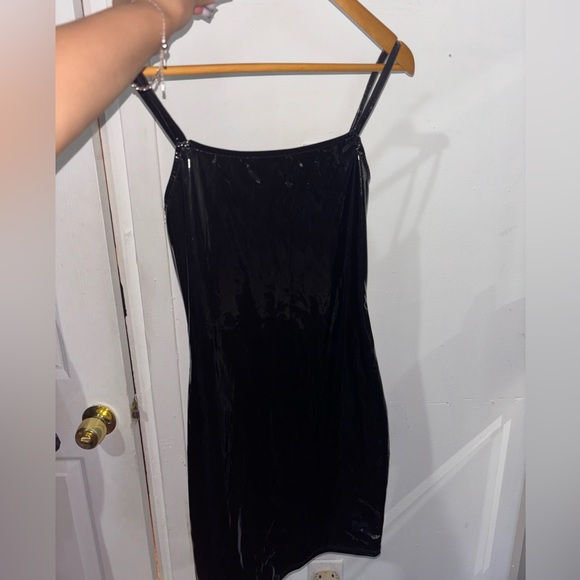 Black latex dress - Picture 3 of 4